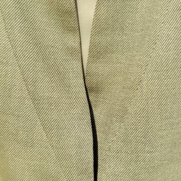 KASPER LIGHT GREEN SUIT SKIRT SET WITH POCKETS AND RUFFFLED HEM - Picture 4 of 4